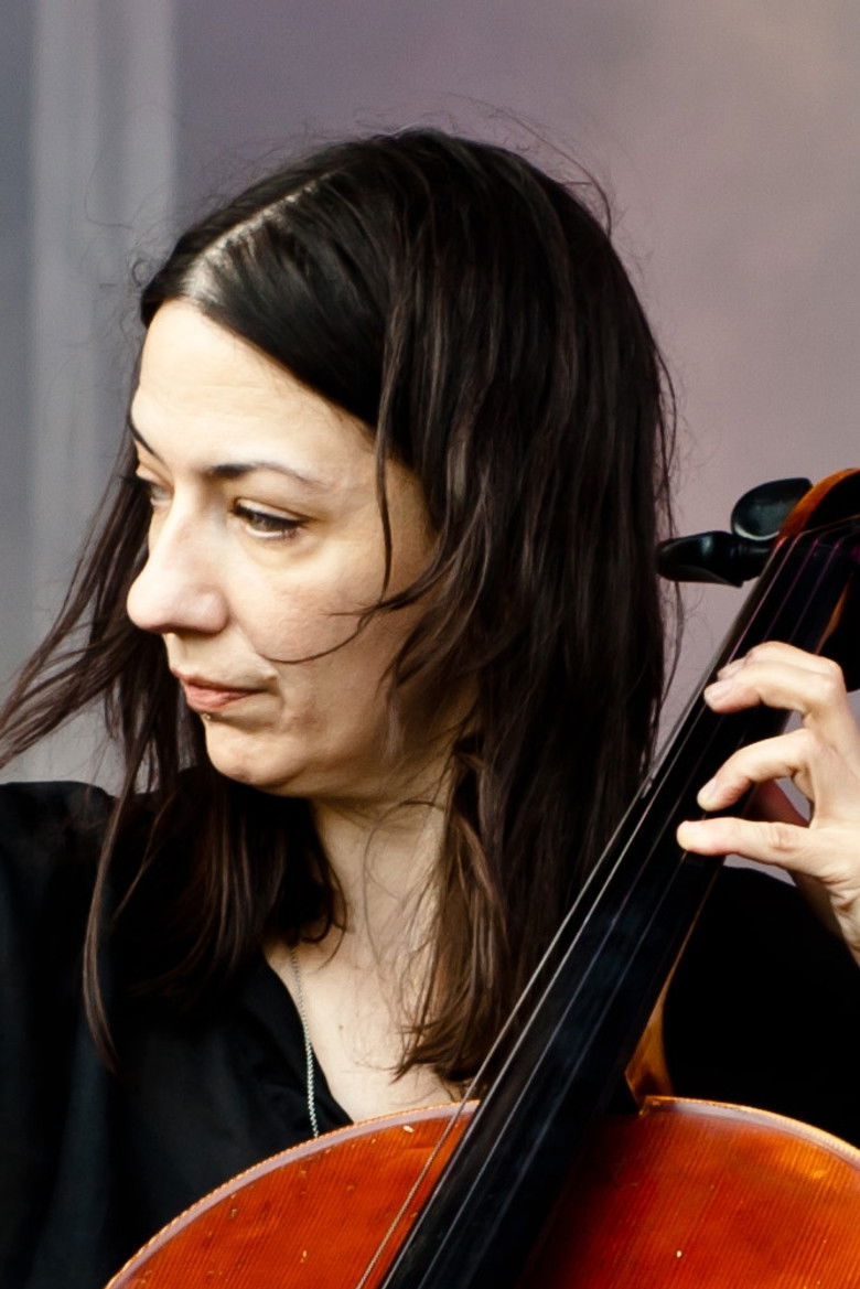 Julia Kent portrait image