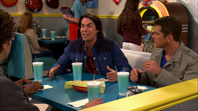Still from iCarly - Season 6 Episode 9