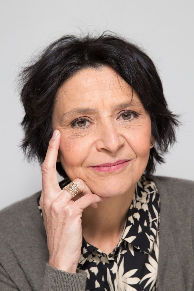 Cécile Pivot portrait image