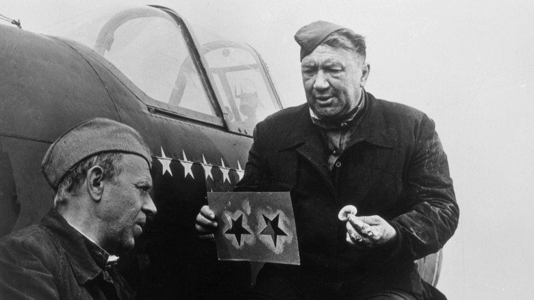 Image d'arrière-plan 8 du film Seuls les vieux vont au combat