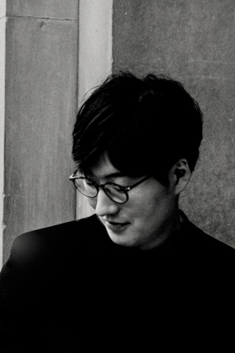 Yuji Iwamoto portrait image