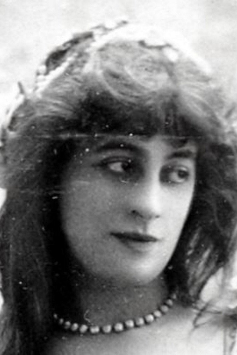 Suzanne Munte photo 2