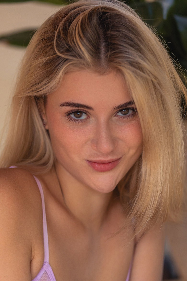 Angelique Lapiedra photo