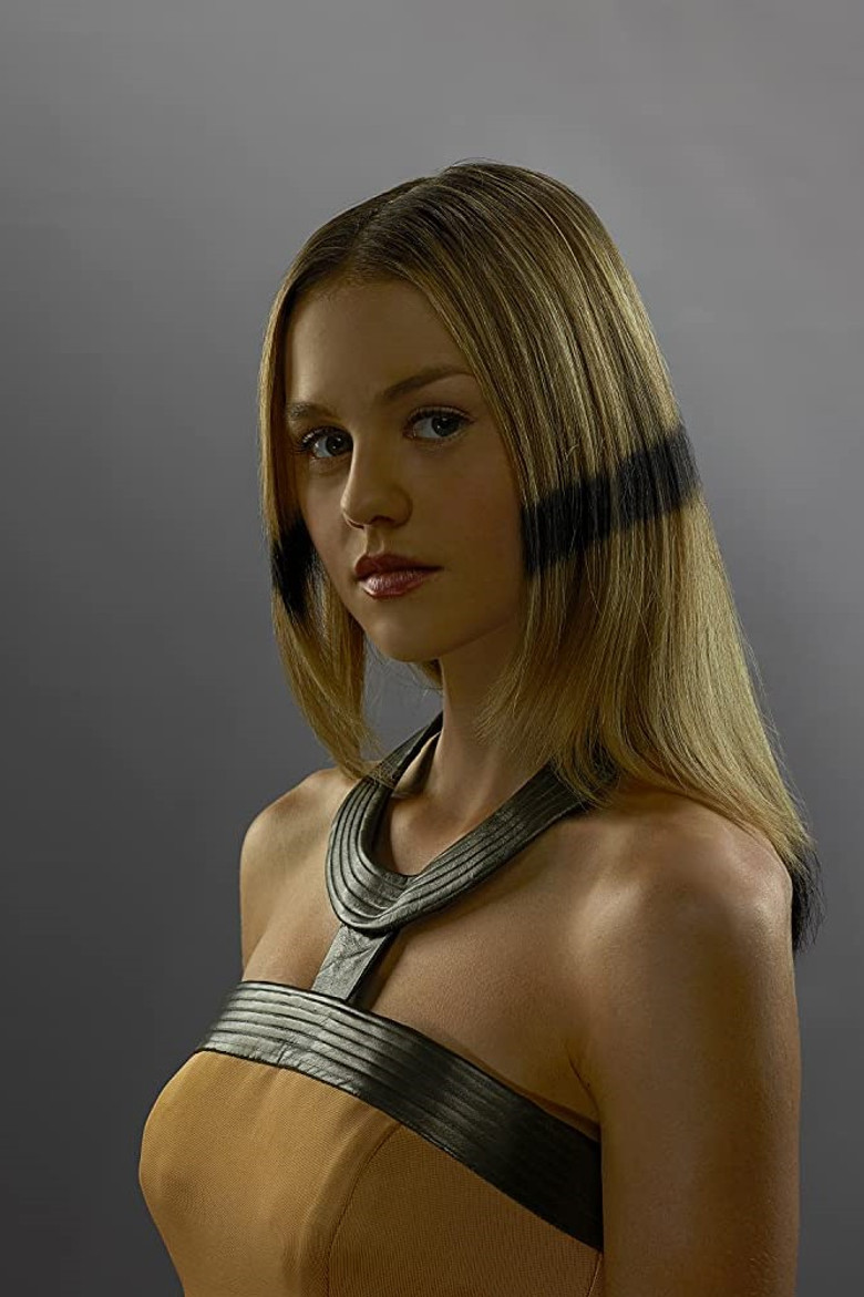 Isabelle Cornish photo 2