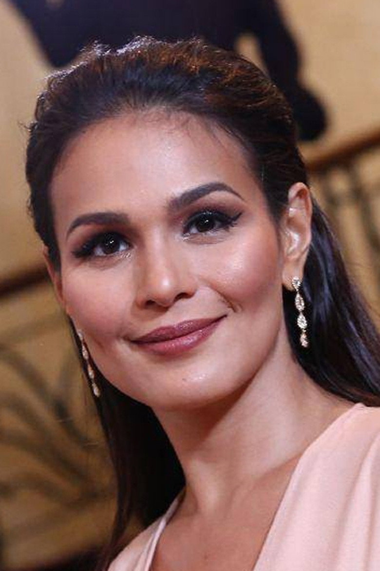 Iza Calzado photo 4