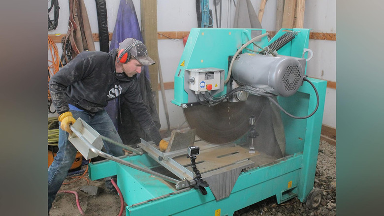 Still image for Building Off the Grid: Big Sky Ranch season 1 episode 5: Teamwork Makes the Dream Work Still image for Building Off the Grid: Big Sky Ranch season 1 episode 5: Teamwork Makes the Dream Work