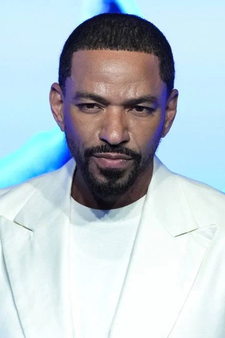 Laz Alonso photo 6