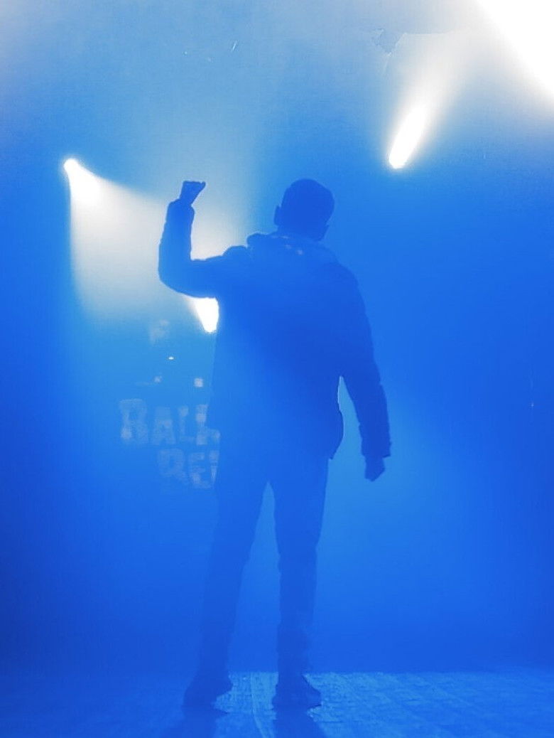 Imatge de Here We Move Here We Groove