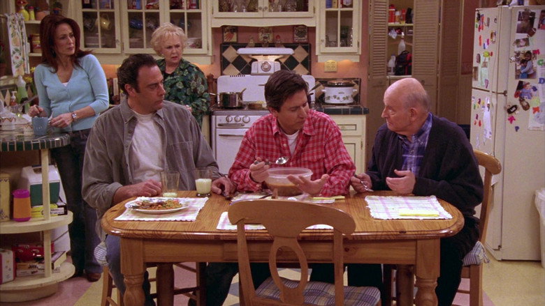 Still from Everybody Loves Raymond - Season 9 Episode 16