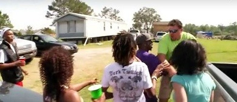 Still image for Lizard Lick Towing season 1 episode 7: Episode 107 Still image for Lizard Lick Towing season 1 episode 7: Episode 107