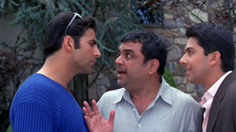 Awara Paagal Deewana backdrop 6