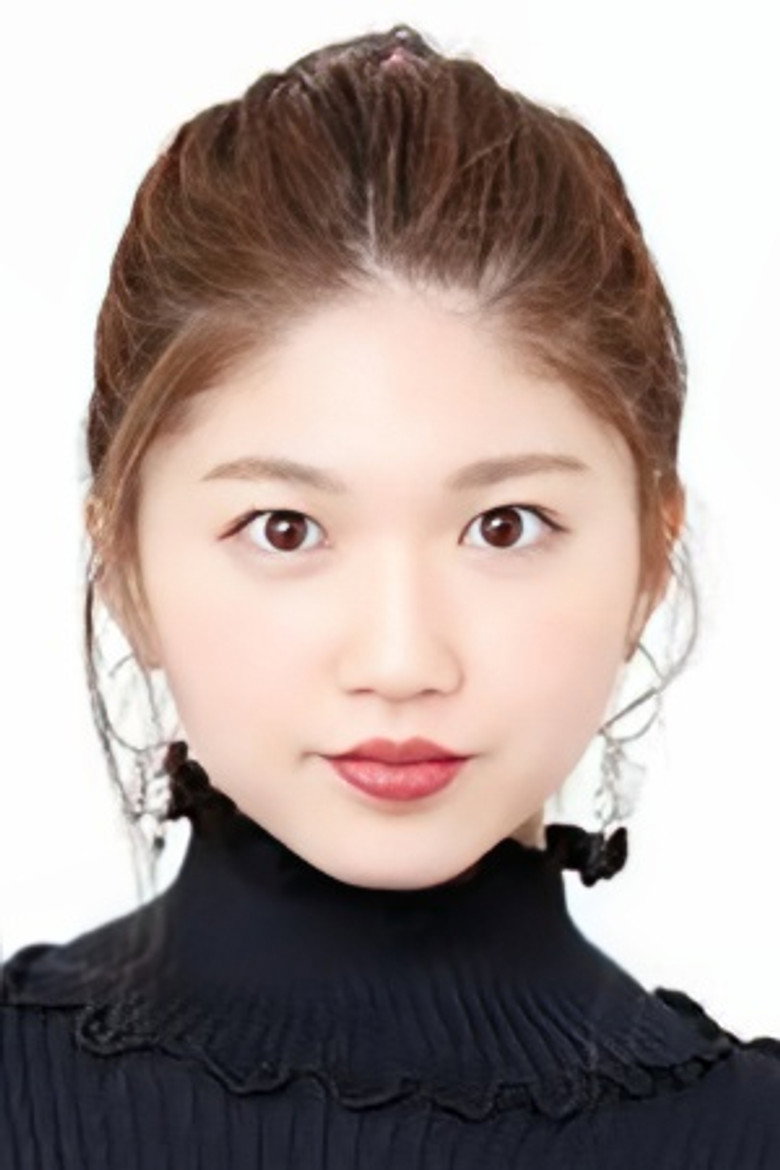 Akari Takeuchi photo 2