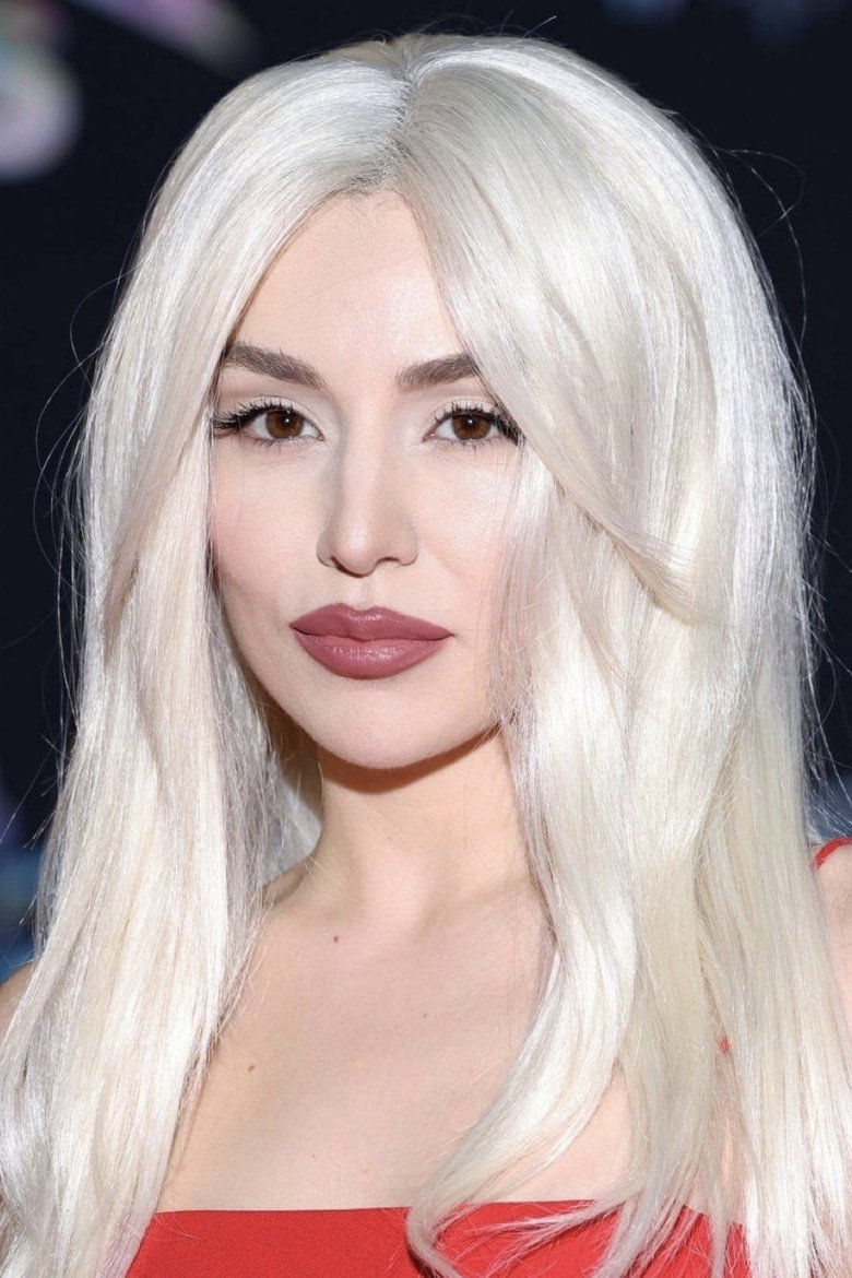 Ava Max 4
