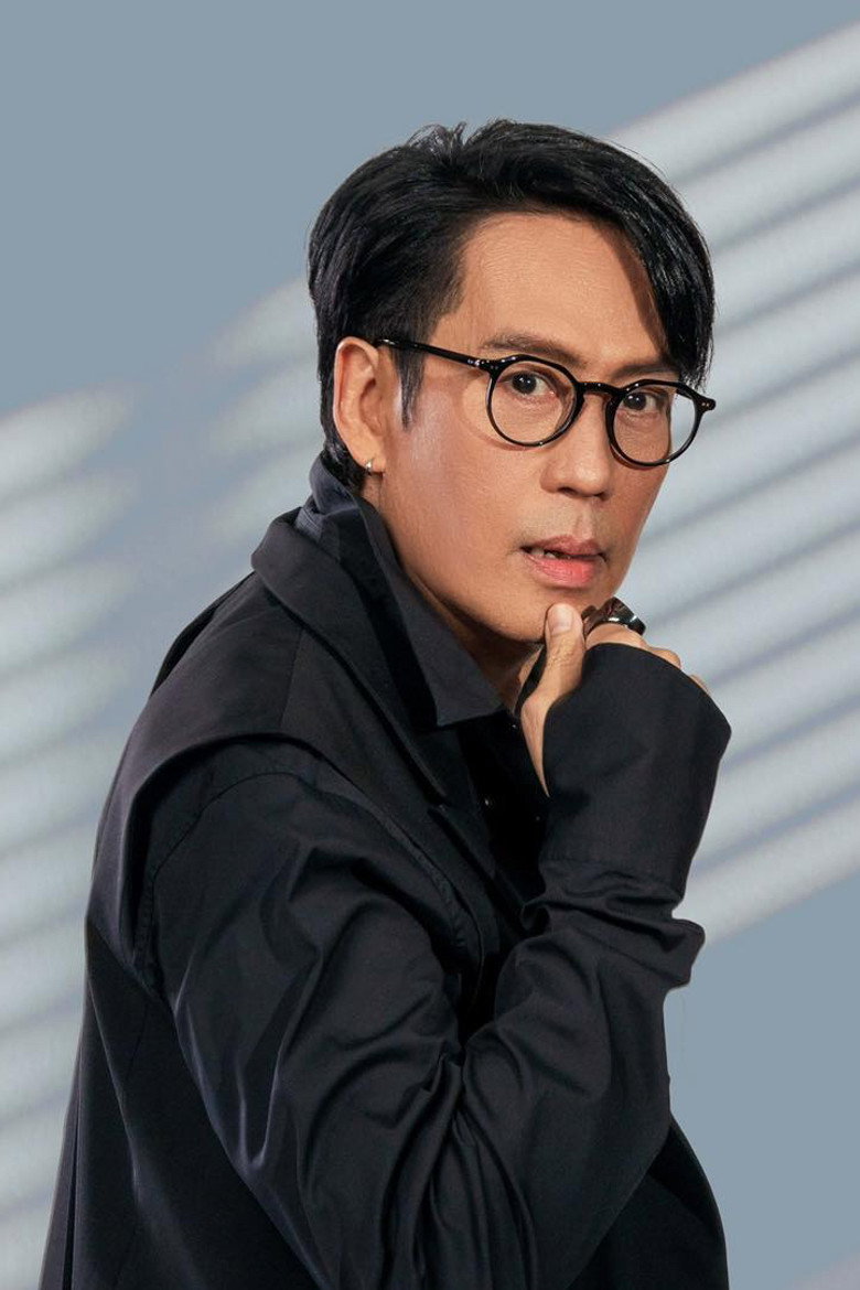 Thongchai McIntyre photo 9