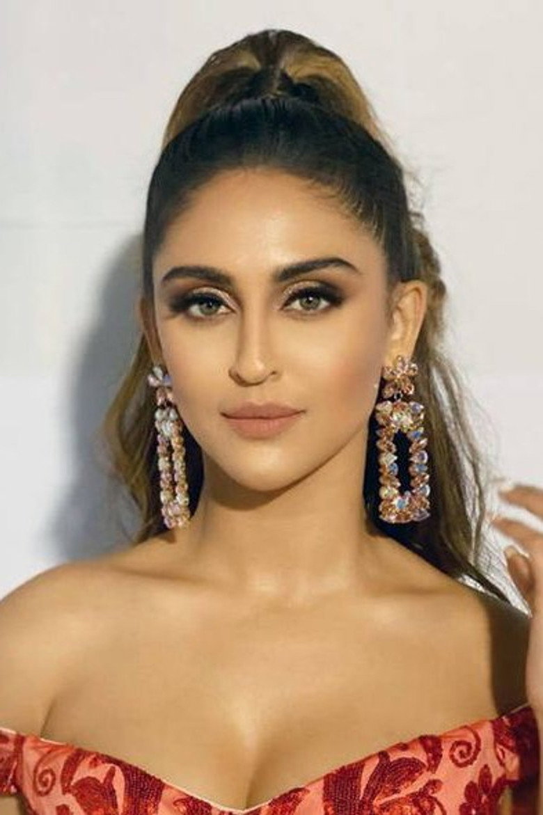 Krystle D'Souza photo 5