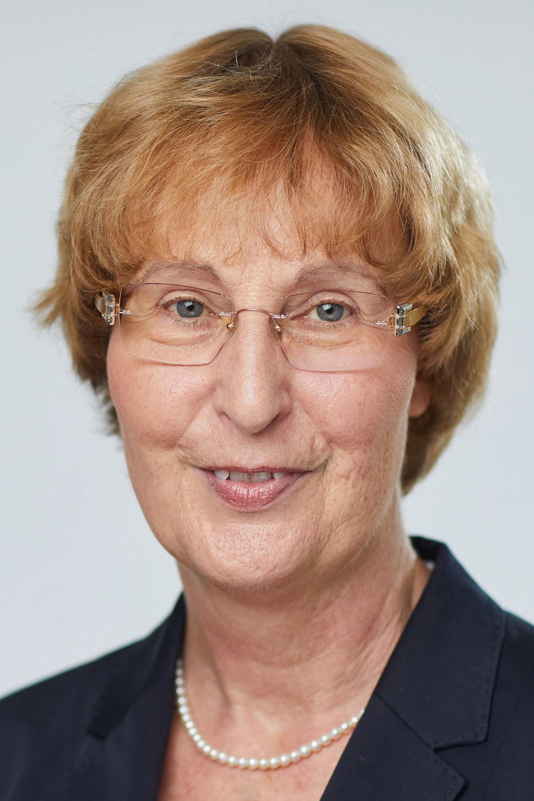 Martina Wenker portrait image