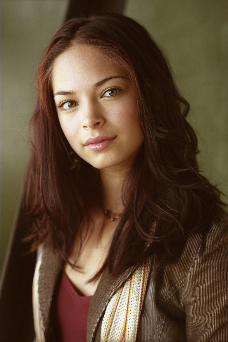 Kristin Kreuk photo 4