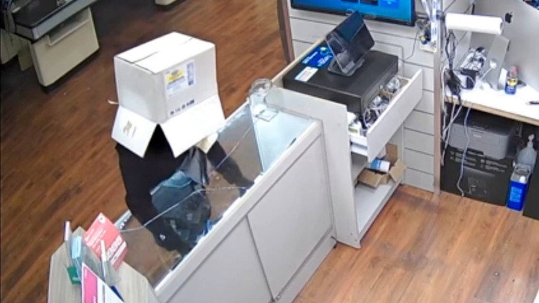 Box Headed Burglar görseli