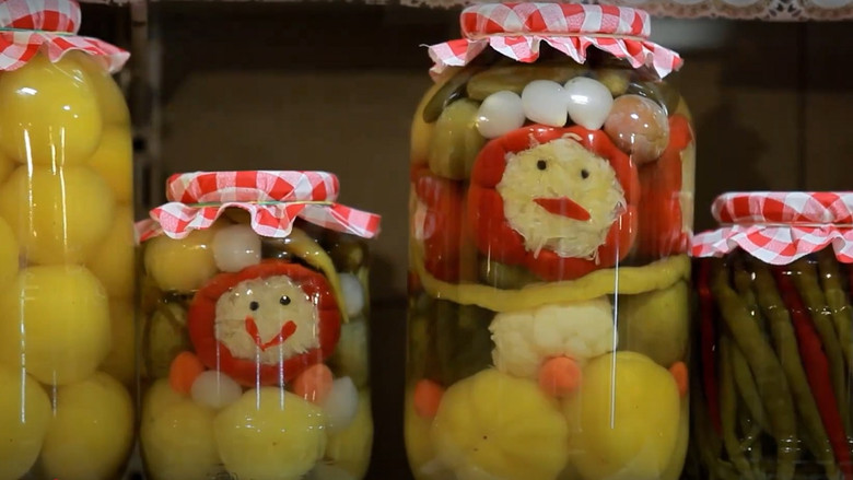 Still image for Food Markets: In the Belly of the City season 1 episode 2: Budapest - Központi Vásárcsarnok Still image for Food Markets: In the Belly of the City season 1 episode 2: Budapest - Központi Vásárcsarnok