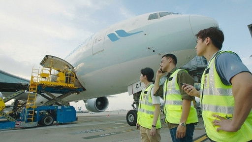 Still image for The Airport Diary season 1 episode 3: Episode 3 Still image for The Airport Diary season 1 episode 3: Episode 3