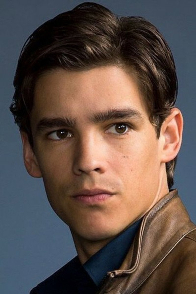 Brenton Thwaites photo 2