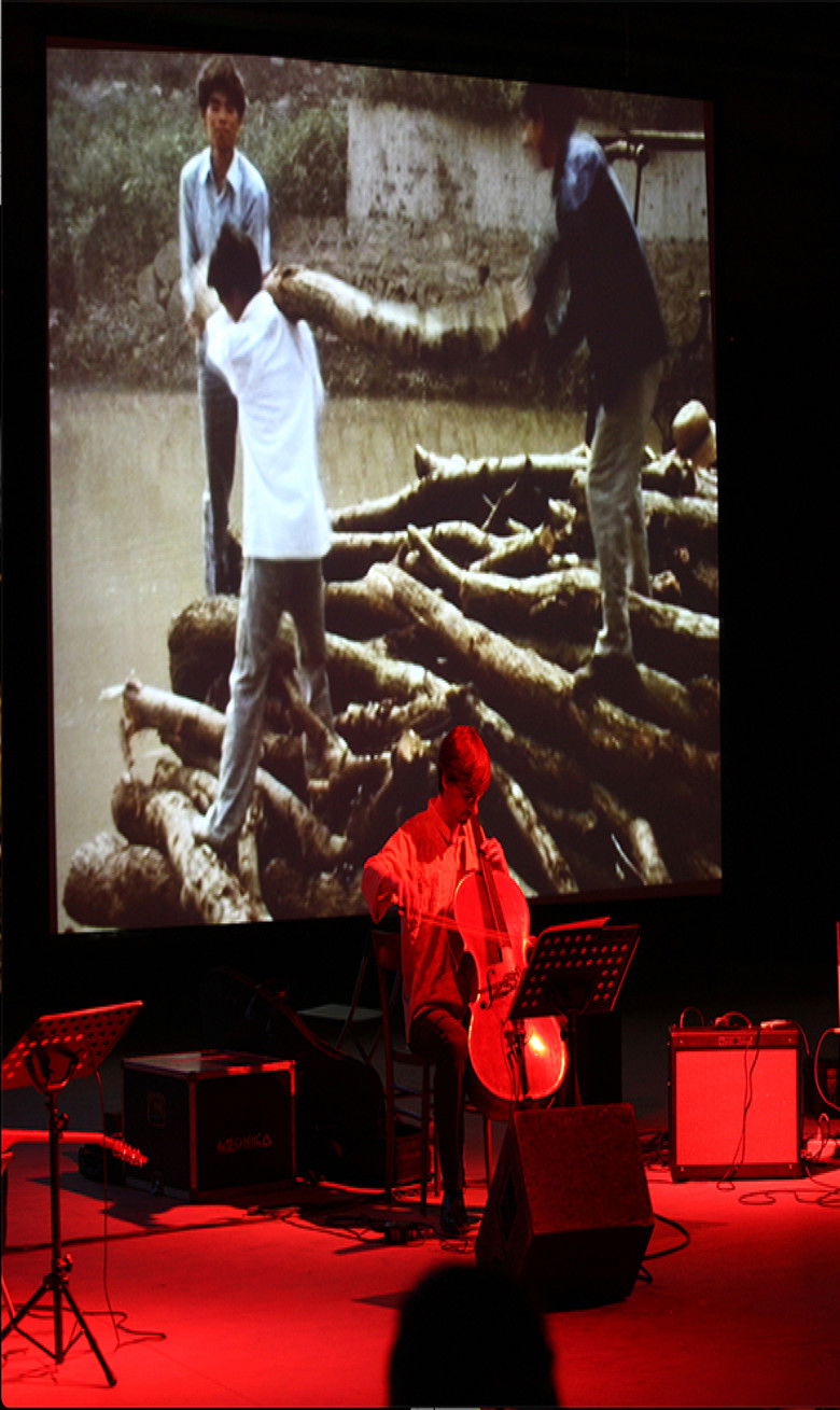 Imatge de The Movement of People Working