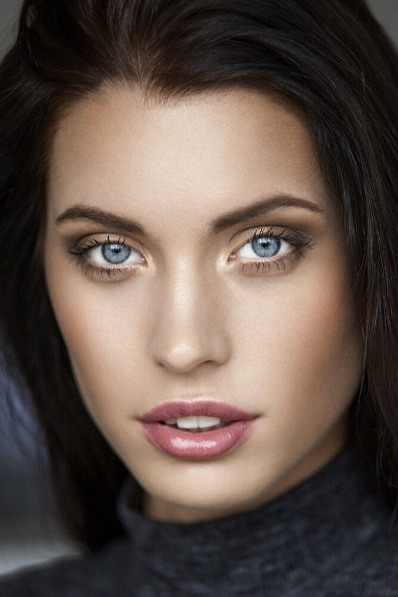 Sarah-Anessa Hitzschke, Acting