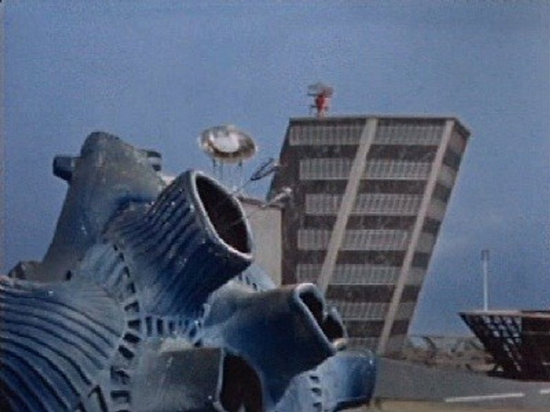 Still from ウルトラマン - Season 1 Episode 17