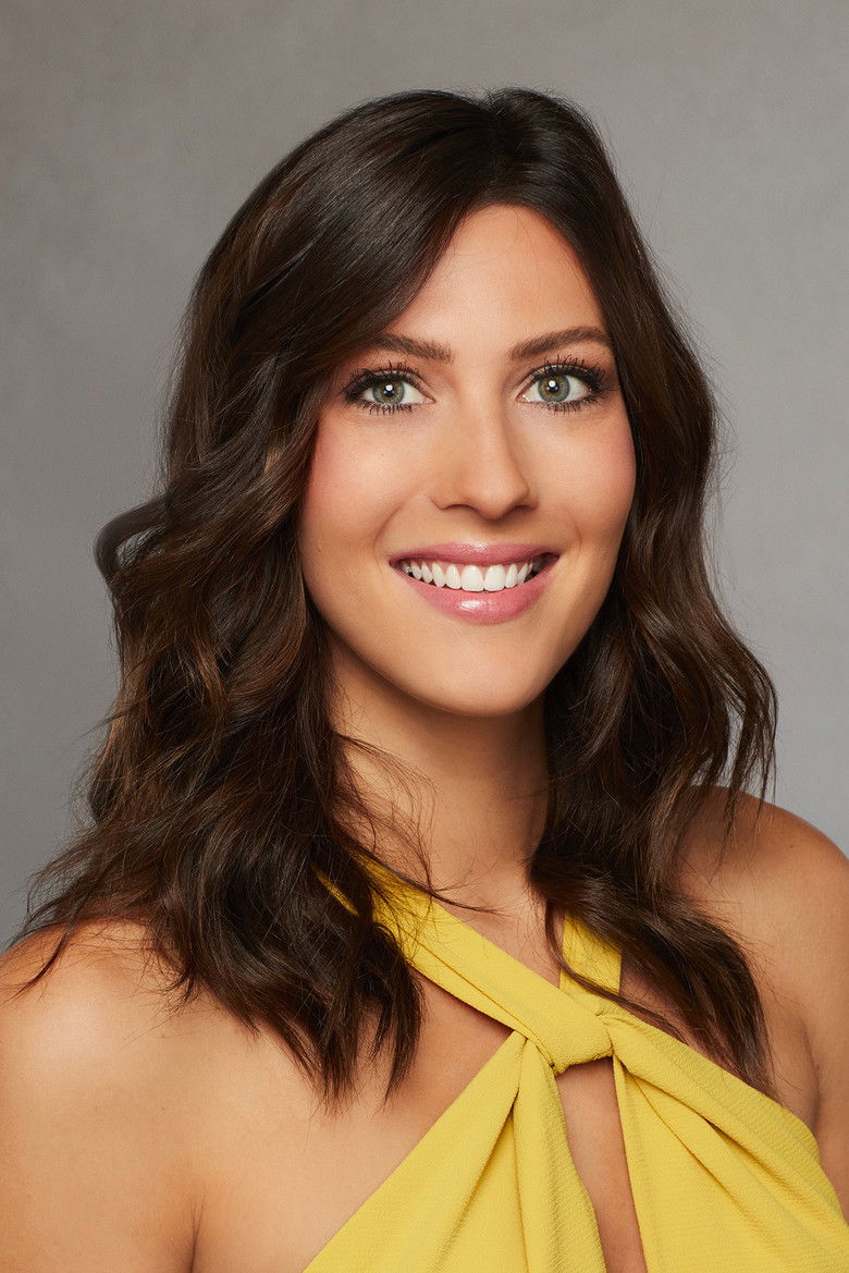 Becca Kufrin portrait image