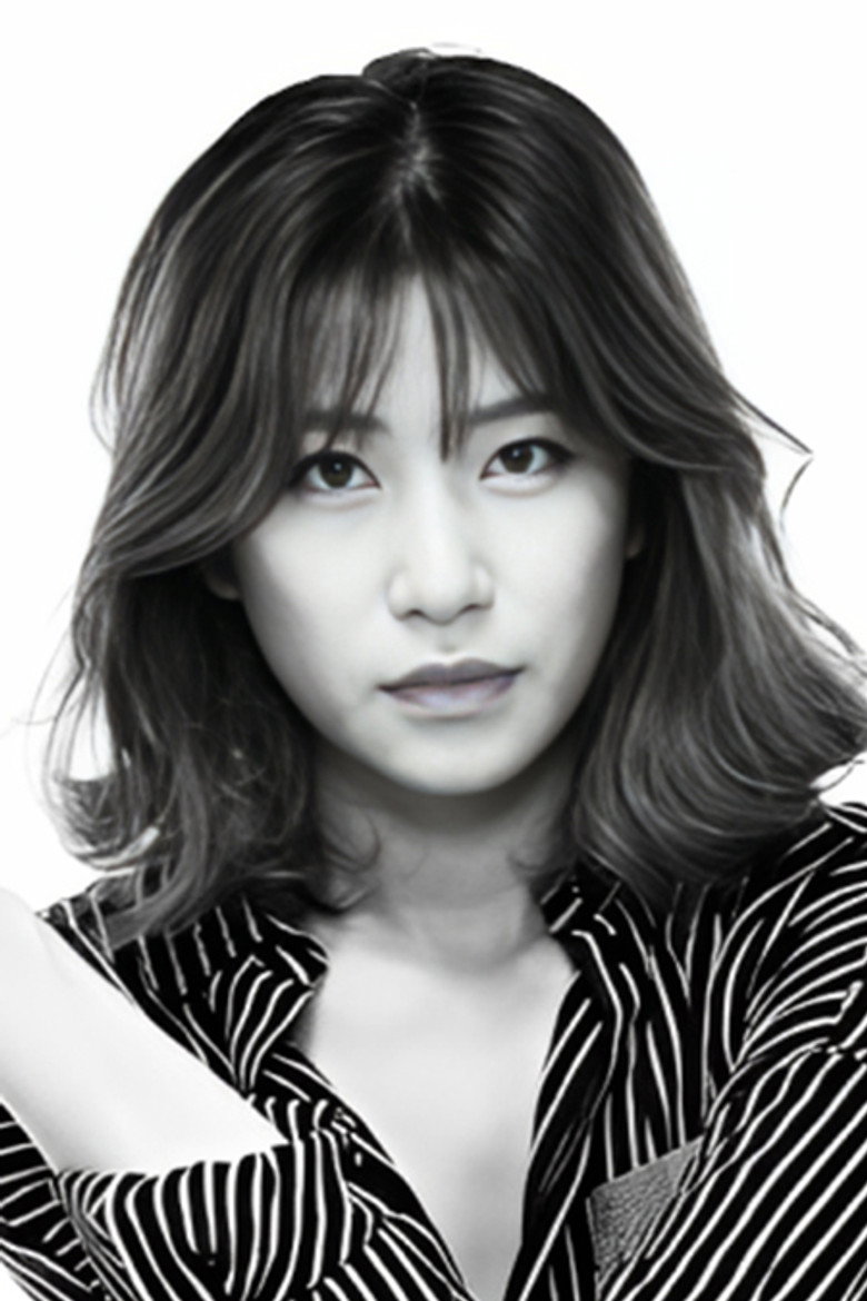 Cho Yoon-ji photo 2