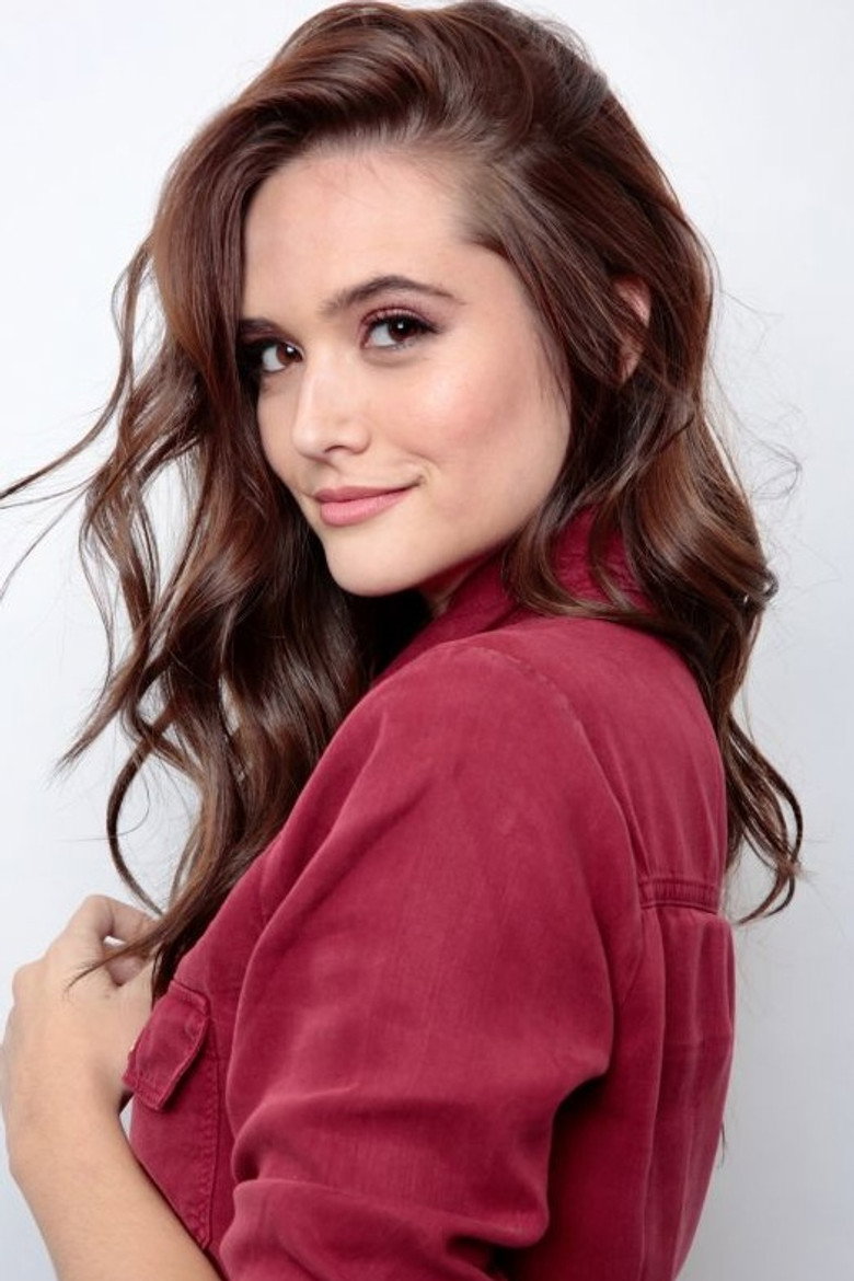 Juliana Paiva photo 2