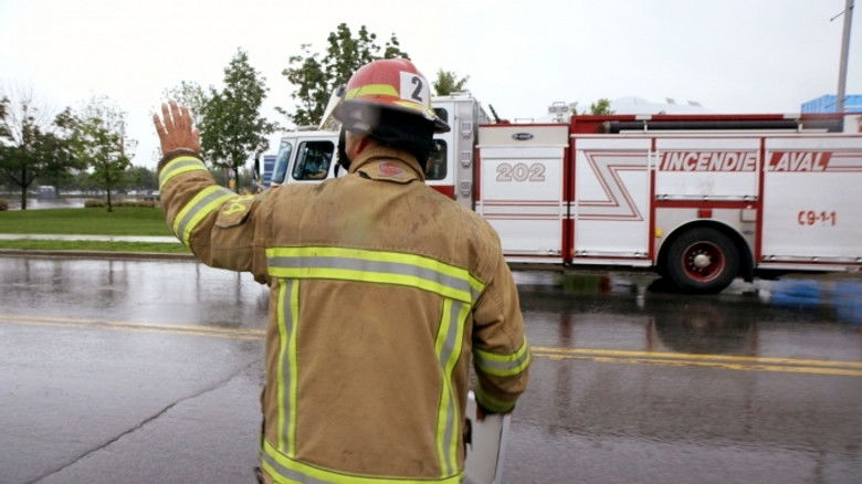 Still image for 911 season 1 episode 16: Episode 16