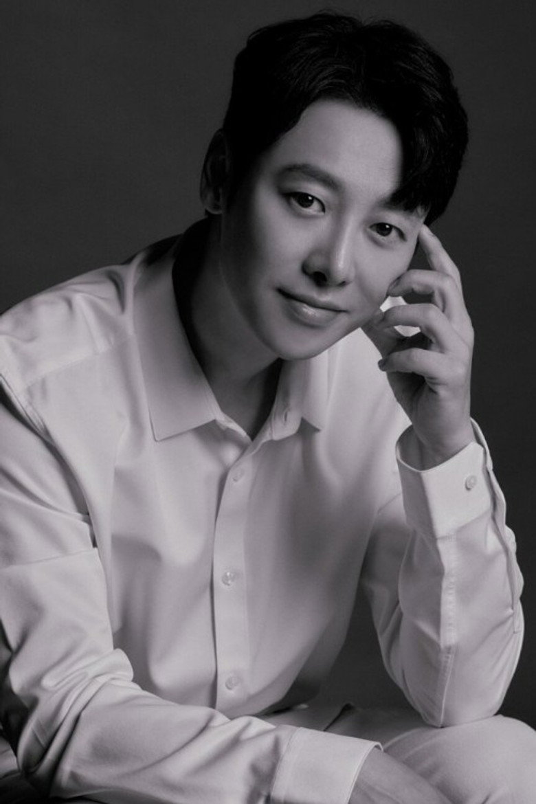 Kim Dong-wook photo 2