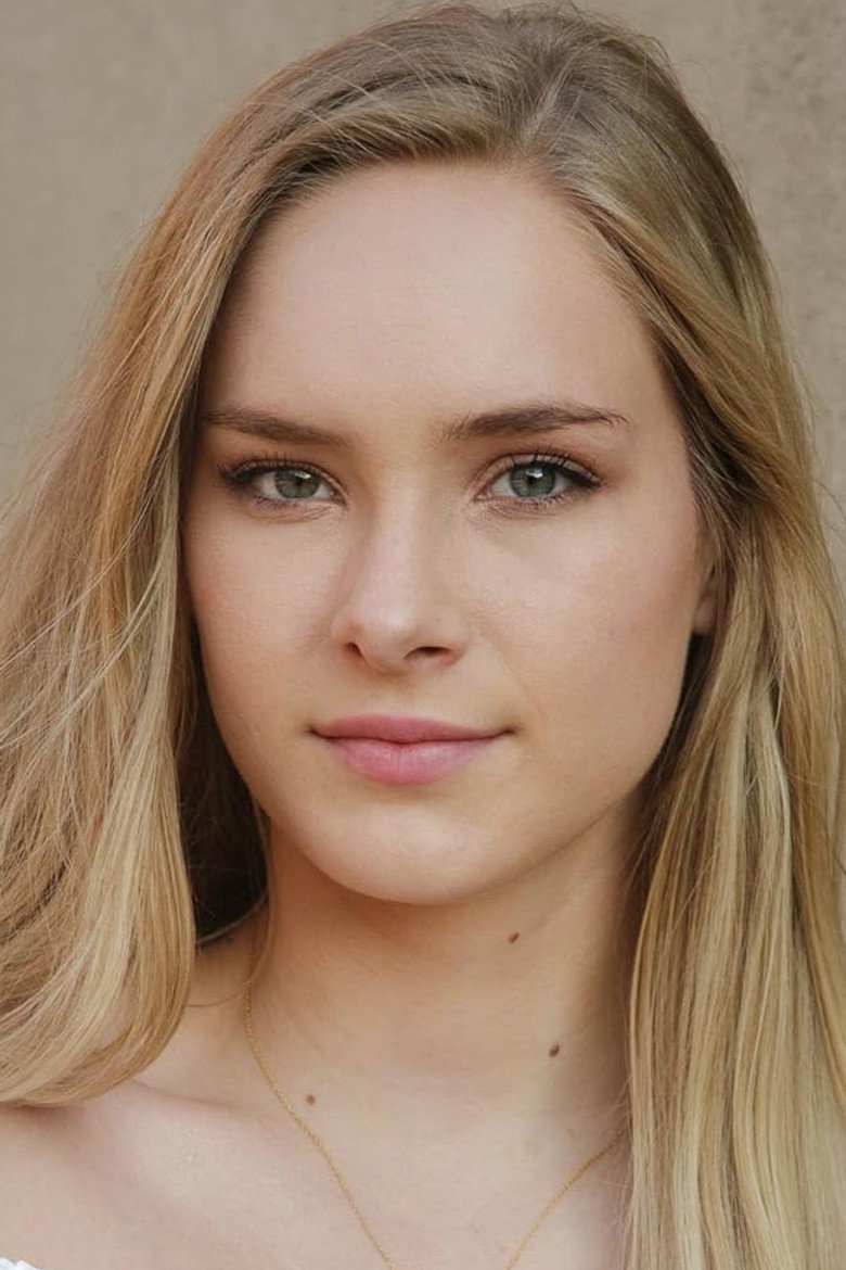 Emma Bellomy photo 2