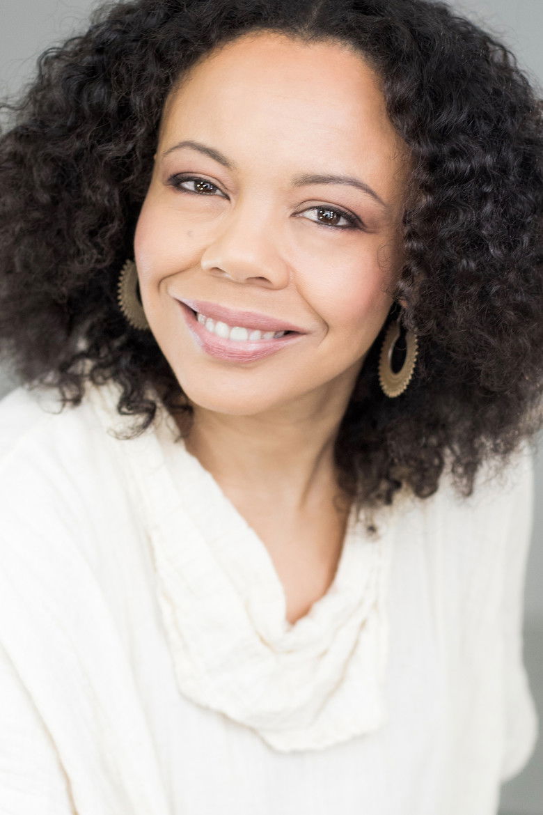 Sara Rénélique portrait image