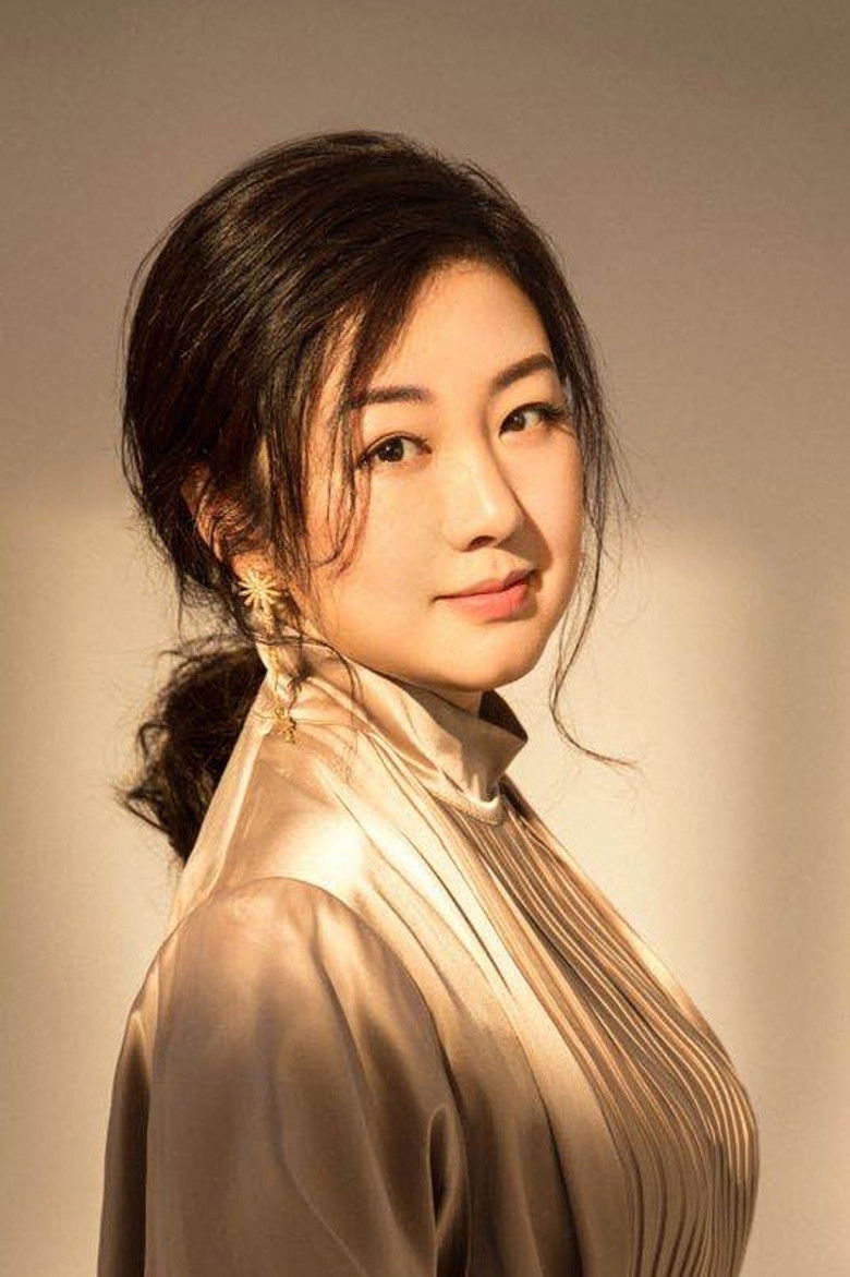 Yiqun Jia portrait image