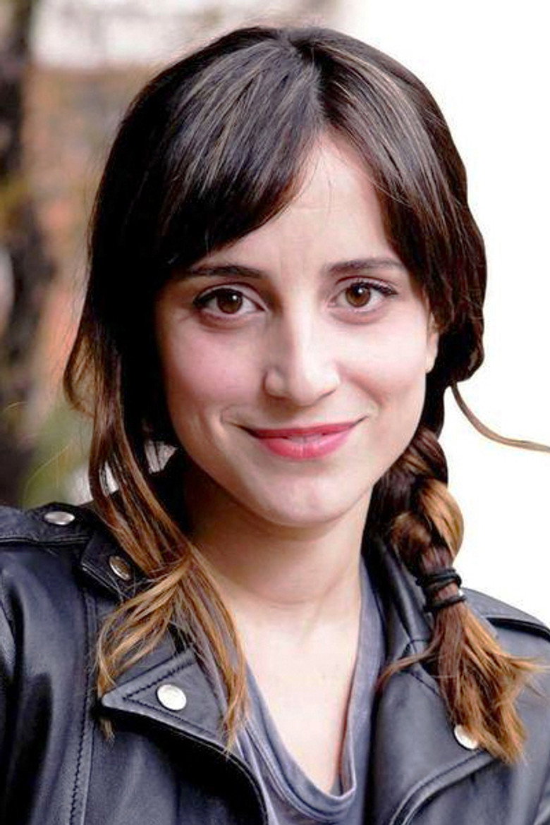 Camila Hirane photo 4