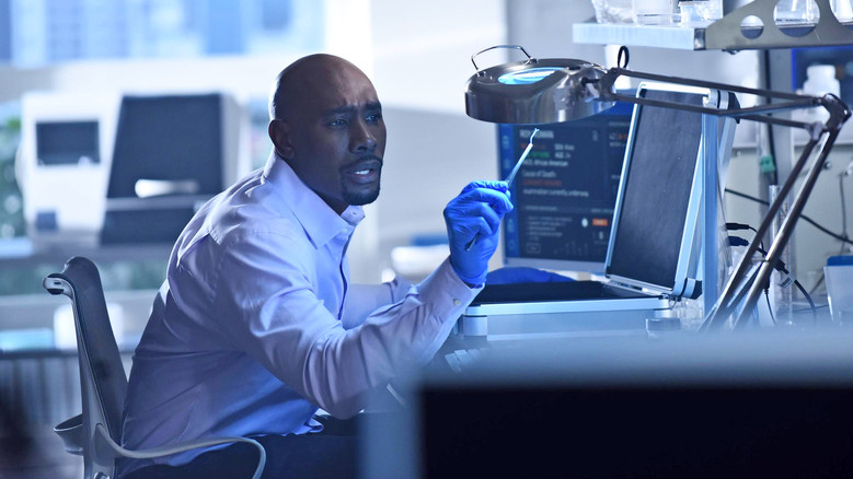 Still from Rosewood - Season 2 Episode 16