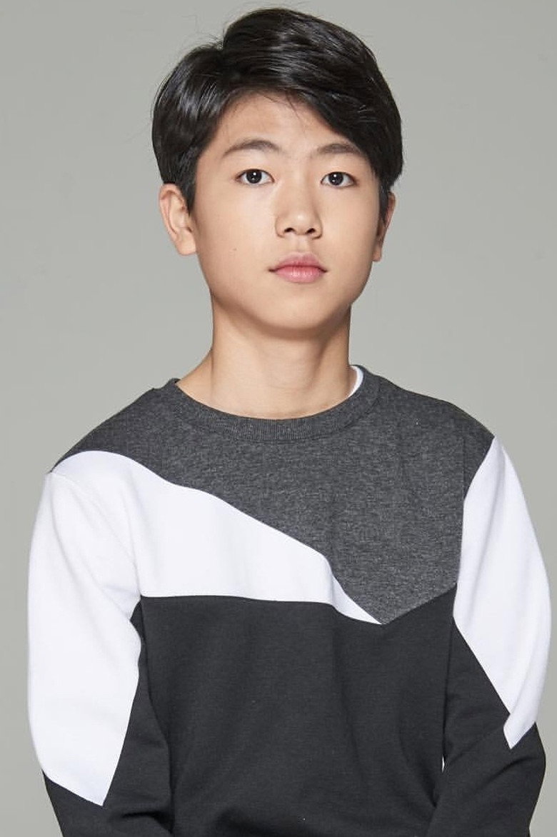 Uhm Ji-sung photo 2