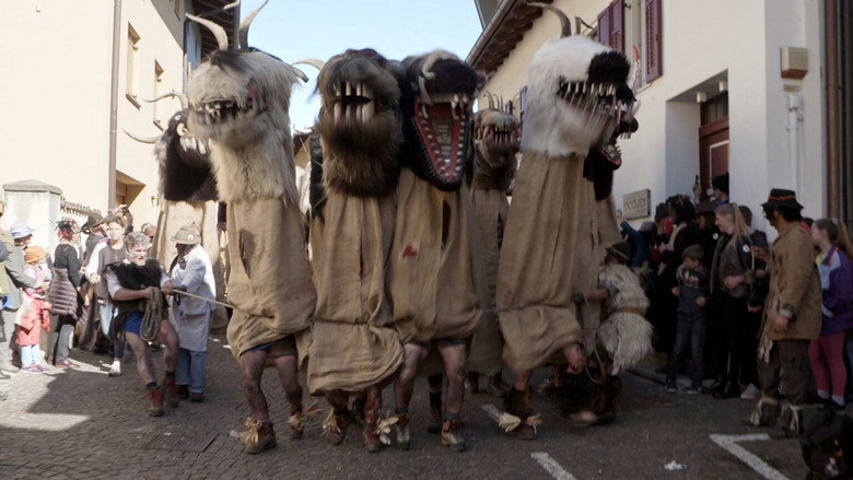 Still from L'ours Et Les Hommes Sauvages