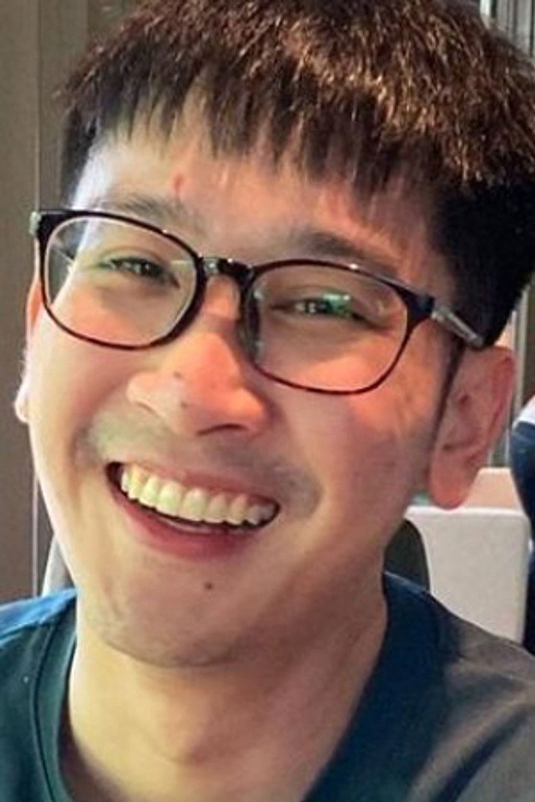 Vasudhorn Piyaromna portrait image