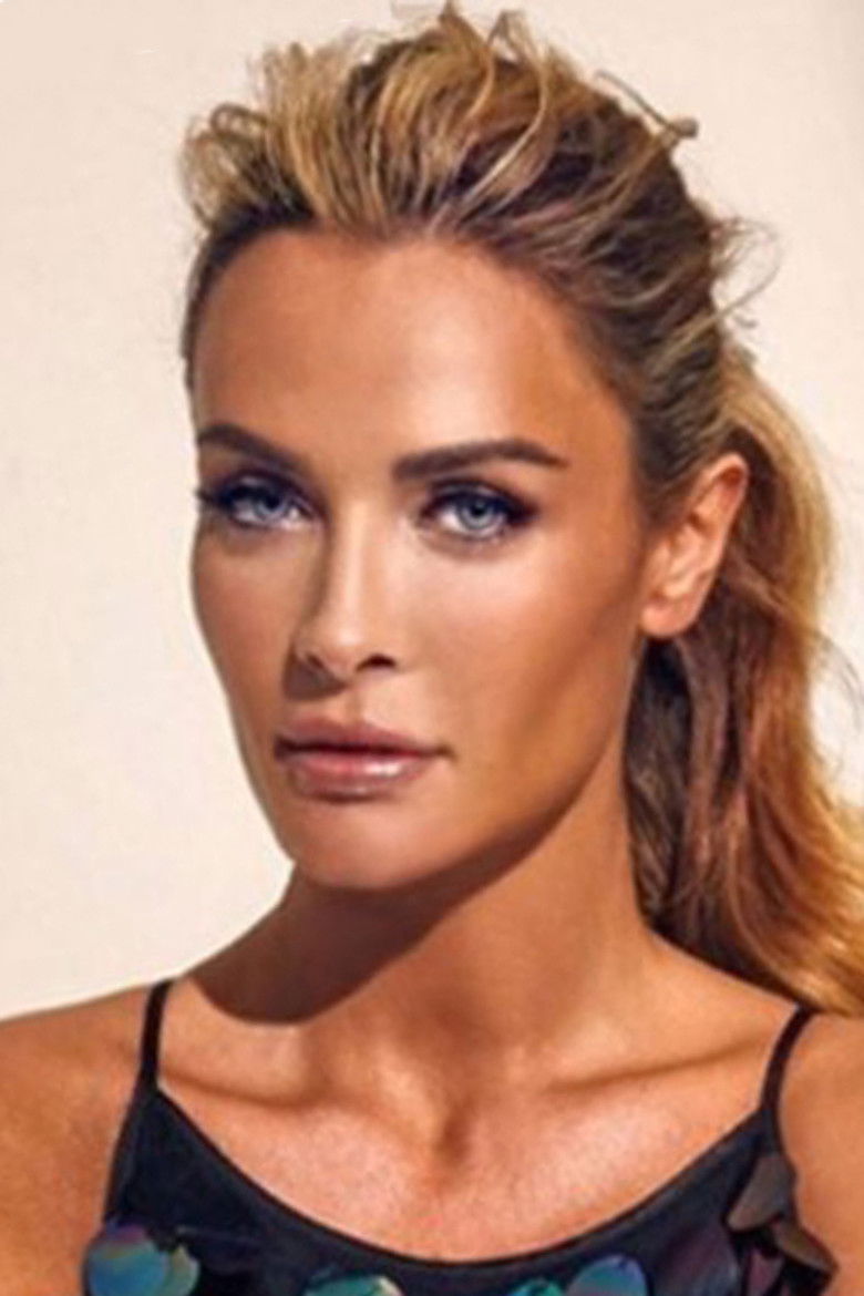 Gül Gölge portrait image