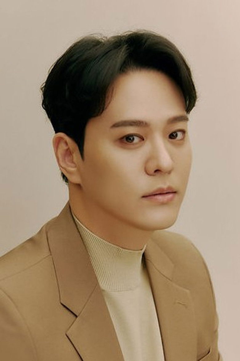 Kim Yong-jun portrait image