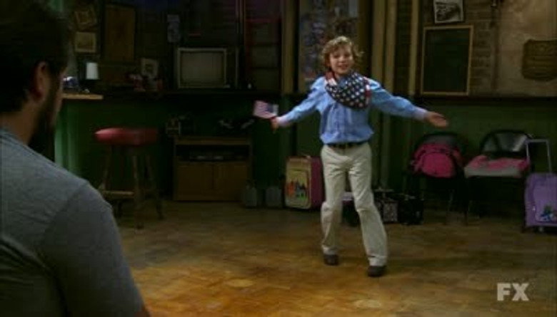 It's Always Sunny in Philadelphia S07E03 — Frank Reynolds' Little Beauties episode still