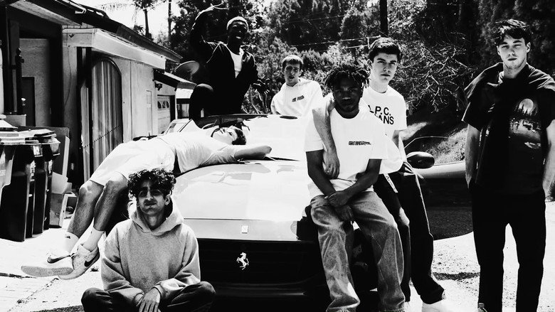 Image d'arrière-plan 4 du film The Longest Summer in America