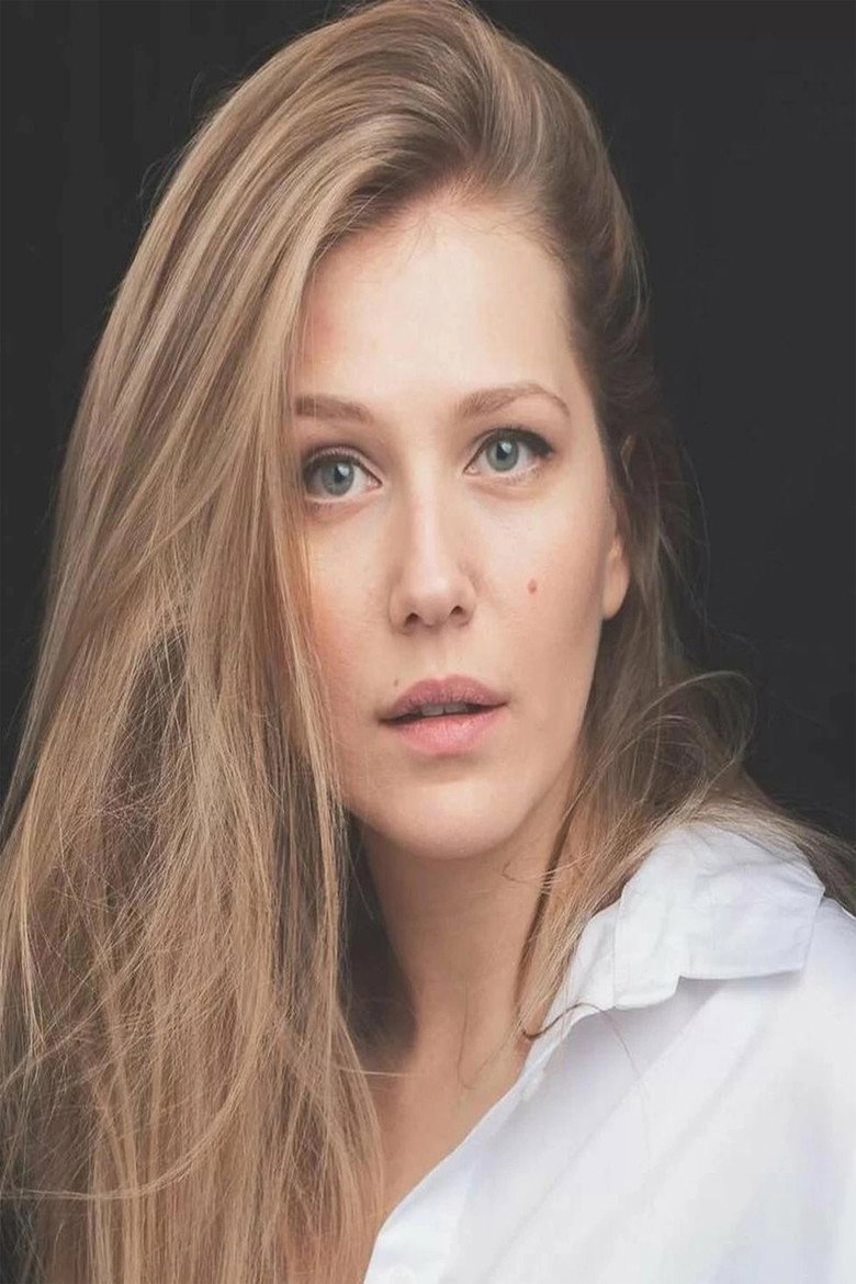 Karina Andolenko photo 3