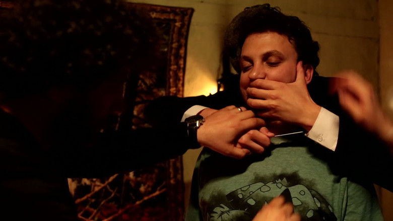 Image d'arrière-plan 12 du film Üç Harflilerin Musallat Olduğu Büyülü Konakta Ruh Çağıran Gençlerin Hazin Hikayesi