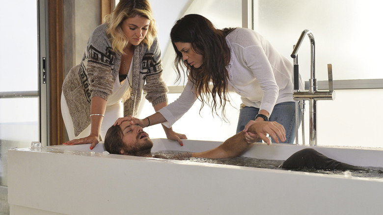 Still from Graceland - Season 3 Episode 8