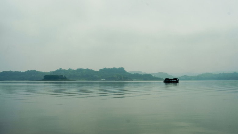 Imatge de By the lake