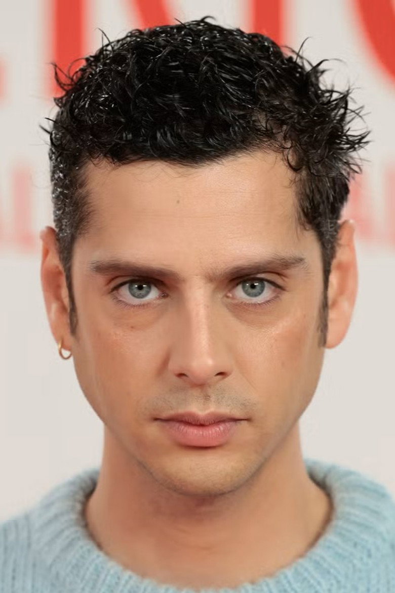 Eduardo Casanova photo 3